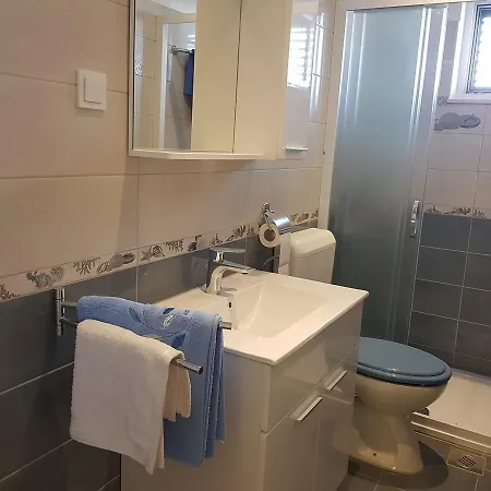 Guest house Brizic Bol