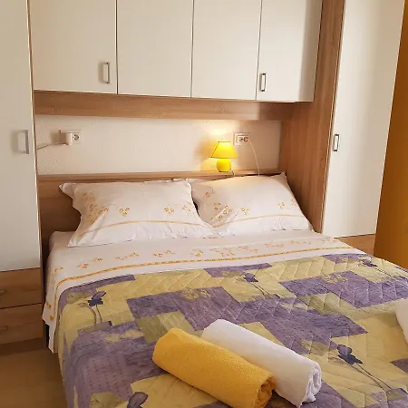 Guest house Brizic Bol